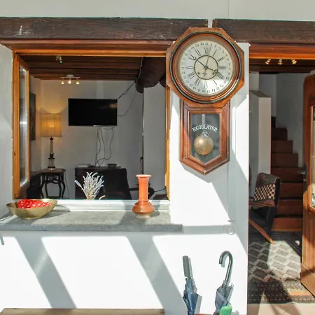 Holiday Rustico Brugnasco 度假居 *
